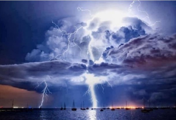 Đây là nơi bị sét đánh nhiều nhất thế giới, 28 lần mỗi phút, 10 tiếng mỗi đêm