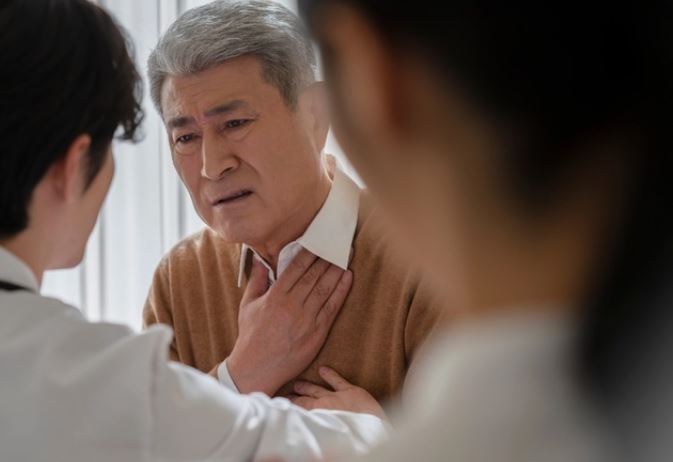 Bố chồng bắt chúng tôi gánh nợ 500 triệu sau khi nghe tin em dâu bỏ chồng theo người đàn ông khác