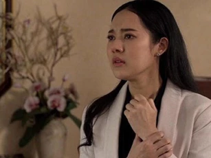 Đang mang thai nhưng chồng lại đến nhà vợ cũ lúc nửa đêm, thấy bất an nên tôi lén lút đi theo rồi bàng hoàng khi chứng kiến cảnh tượng tày đình này...