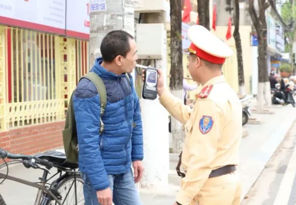 Đề xuất giảm phạt tiền với người đi xe đạp vi phạm nồng độ cồn