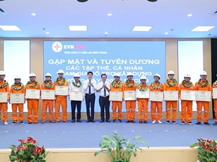 Lực lượng xung kích EVNCPC hoàn thành xuất sắc hỗ trợ thi công đường dây 500kV mạch 3