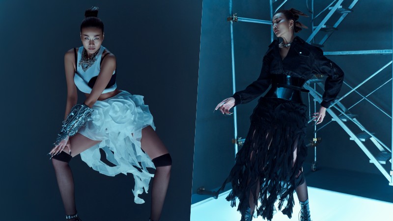 Thanh Hằng mang bao tay 5 kg, giày 10 kg, treo người thực hiện ảnh thời trang