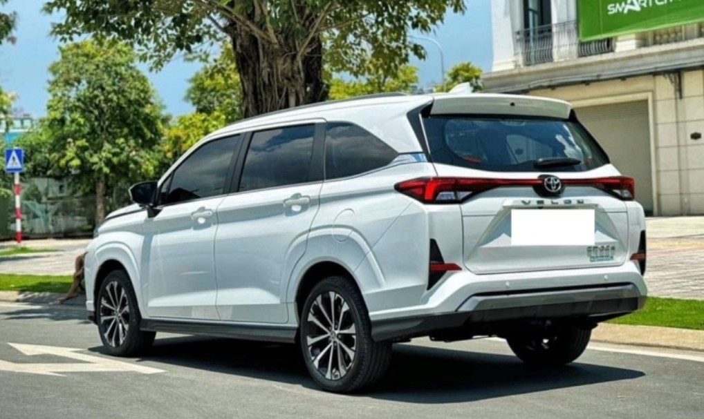 Sau 1 năm lăn bánh, Toyota Veloz Cross chạy lướt rao bán lại với giá khó tin