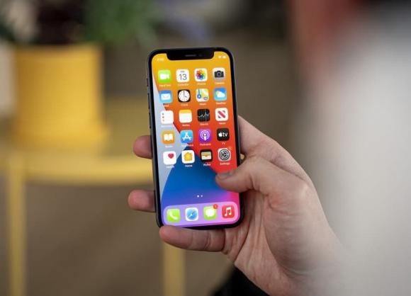 Nếu bạn đang sử dụng 1 chiếc điện thoại iPhone thì nhớ tắt ngay tính năng vừa hao pin, vừa tốn 4G này nhé!