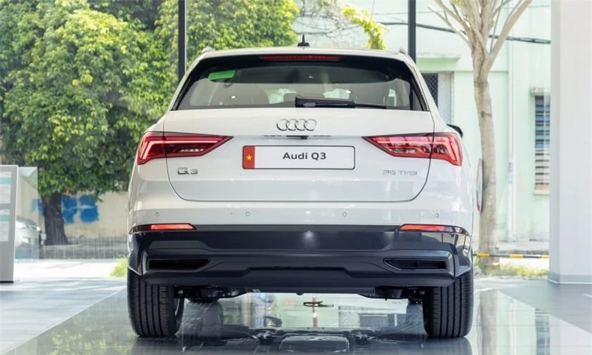 Audi-Q3-Black-Edition-2