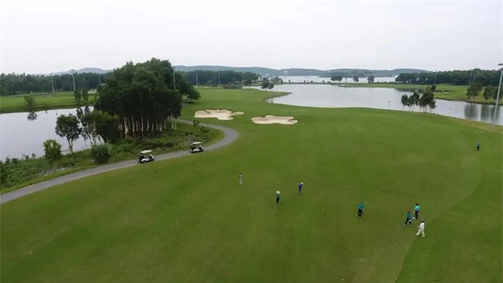 Sân golf Đại Lải.