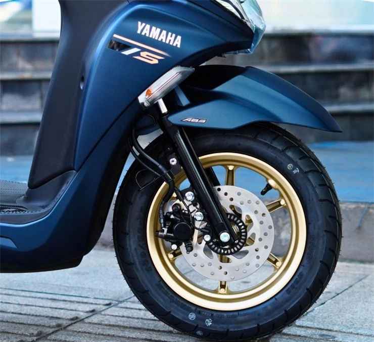 ‘Hạ knock-out’ Honda Air Blade, ‘chiến thần’ xe ga Yamaha 125cc có ABS giảm giá rẻ hơn xe số Future ảnh 4