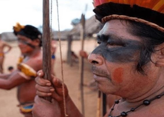 Bộ tộc kỳ lạ nhất thế giới: Người dân đều bị câm, có thói quen ăn muỗi để sinh tồn!