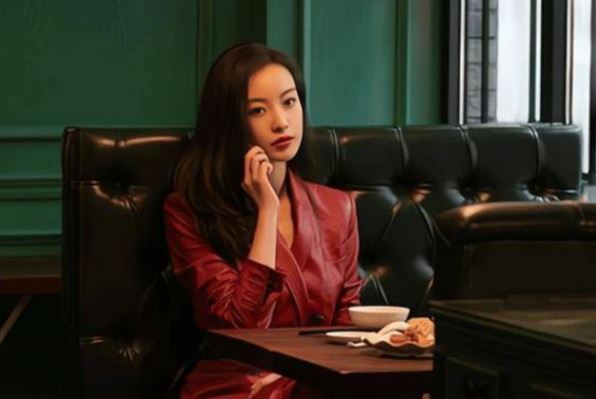 Hẹn gặp bạn trai cũ, tôi tái mặt khi người xuất hiện không phải anh