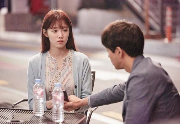 Hùng hổ đi đánh ghen trong khách sạn, chàng trai 'ngã ngửa' vì mình mới chính là người 'cắm sừng' lên đầu kẻ khác