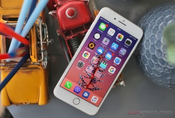 Lão tường iPhone 8 Plus giảm thủng đáy cháy sàn, rẻ như lá mùa thu vẫn có camera như iPhone 15