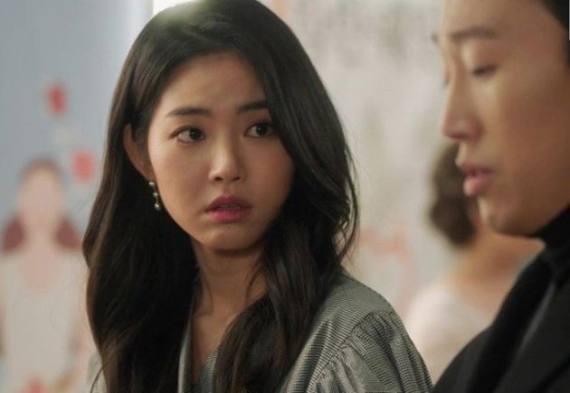 2 năm sau ly hôn, chồng cũ dắt con riêng tới xin tái hợp, tôi ngớ người người khi nghe chồng nói danh tính mẹ đứa bé