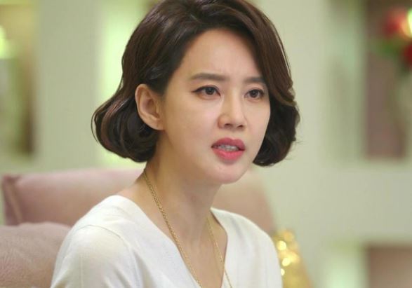 Tối nào mẹ chồng cũng bắt đi mua ngô luộc, đến khi nhìn sang sọt rác trong phòng bà, tôi cay đắng phát hiện sự thật