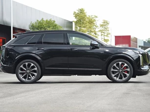 SUV thiết kế cá tính, công suất 310 mã lực, giá hơn 1 tỷ đồng, cạnh tranh với Mercedes-Benz GLC