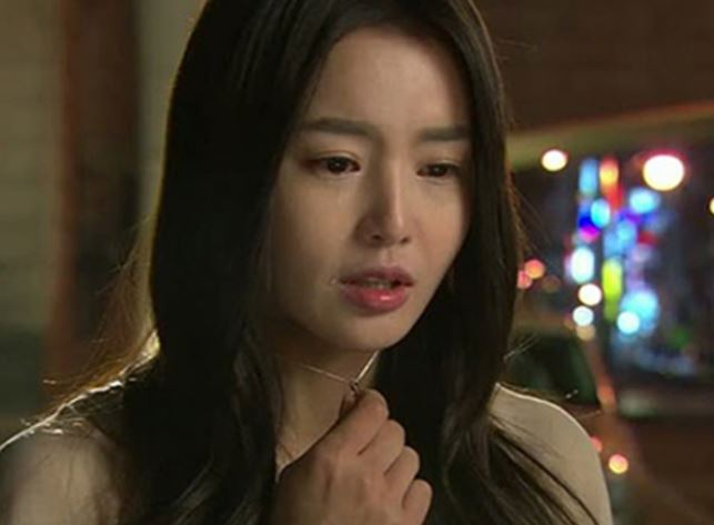 Chồng mất được 1 năm, em chồng bất ngờ đứng trước cửa, rồi đưa tôi xấp tiền 2 tỷ cùng lý do khiến tôi bủn rủn tay chân