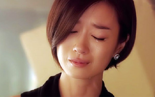 Vừa nhìn mâm cơm ở cữ của chị gái, tôi đã sốc đến mức phải gọi taxi đưa chị đi ngay vì không chịu đựng nổi chính mẹ ruột của mình