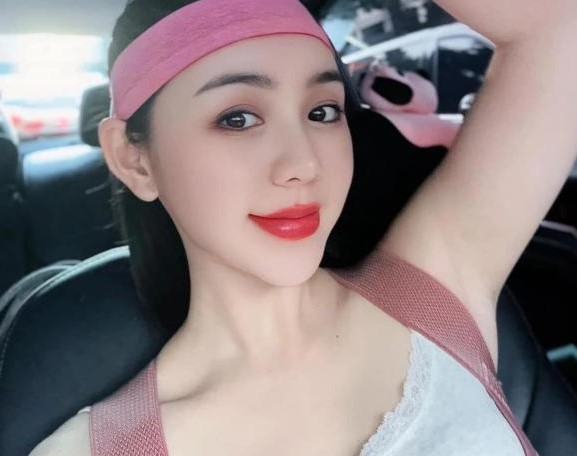 Quỳnh Kool khoe ảnh 'không góc chết', Việt Anh bình luân sốc