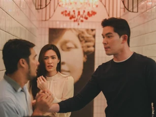 Nửa đêm có người đàn ông lạ đến đập cửa, đe dọa: Tôi sốc khi biết có đồng nghiệp đã "bán đứng" mình