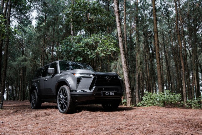 Lexus GX 550: Cú lột xác ngoạn mục sau 14 năm