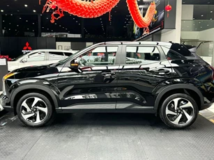 Mitsubishi Xforce giảm giá 64 triệu đồng, quyết đấu với Toyota Yaris Cross