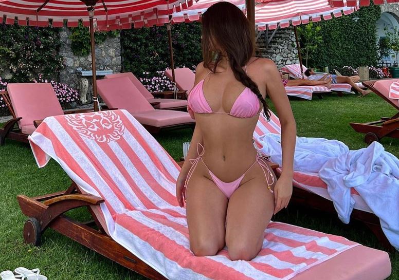 'Đứng ngồi không yên' khi ngắm body của 'quả bom di động' Hàn Quốc, từng gây 'bão mạng' khi sang Việt Nam du lịch