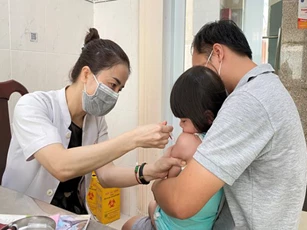 Đà Nẵng: Đẩy mạnh tiêm chủng, không để lây lan bệnh sởi trong cộng đồng