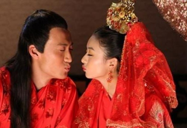 Đàn ông thời cổ đại tại sao đều muốn lấy những cô gái 13, 14 tuổi làm vợ?