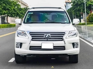 Lexus LX 570 trượt giá khó tin sau 1 thập kỷ sử dụng