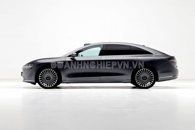 ‘Kẻ huỷ diệt’ Mercedes-Benz EQE ra mắt: Công suất 523 mã lực, nội thất sang chảnh, giá hơn 1,3 tỷ đồng