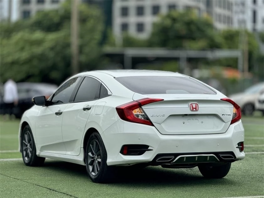 Honda Civic 2020 lăn bánh 4 năm lên sàn xe cũ với giá bất ngờ 512251