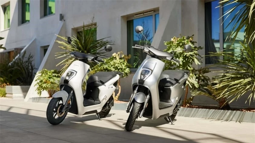 2023-honda-em1-e---outdoors-21