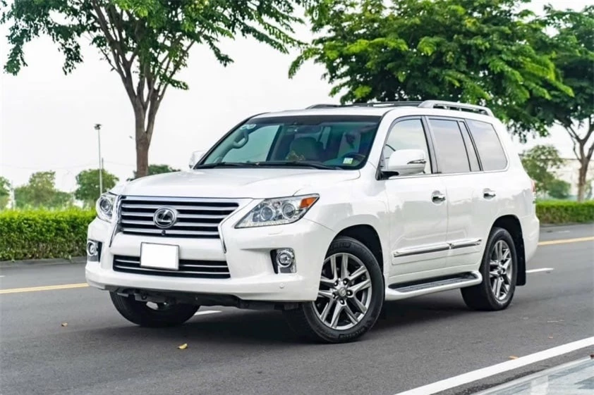 ‘SUV chủ tịch’ Lexus LX 570 2014 rao bán giá bao nhiêu sau 1 thập kỷ lăn bánh tại Việt Nam? 512633