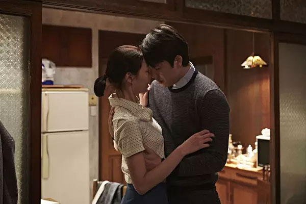 Bước ra từ nhà nghỉ cùng cô bồ nhí, chân tôi nhấc không nổi khi nhìn thấy nhân vật này đứng lấp ló sau cánh cửa