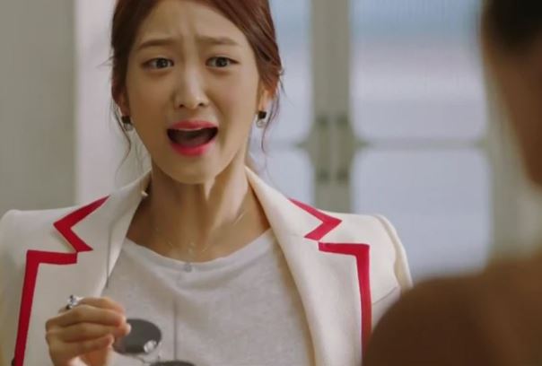 Nửa đêm nghe tiếng gõ cửa, tôi chạy ra thì thấy cháu chồng ướt sũng, miệng mấp máy cầu xin điều này