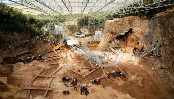 Phát hiện hài cốt cô gái khác loài 850.000 tuổi