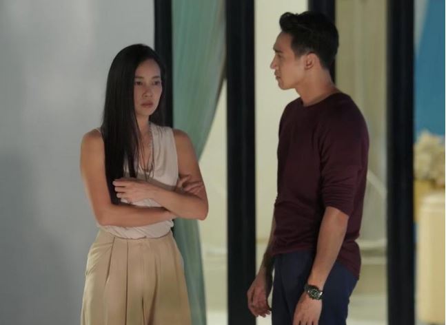 Ly hôn 4 năm, chồng cũ lần đầu tiên đến thăm vợ cũ, nghe con vô tư hỏi mẹ một câu mà anh lặng người, rụng rời tay chân