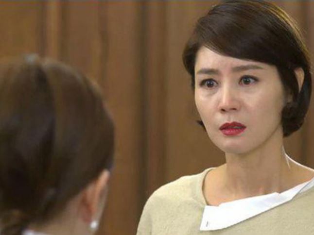 Th&#x1EA5;y con trai m&#x1EA3;i ch&#x1A1;i th&#xED;ch t&#x1EE5; t&#x1EAD;p b&#x1EA1;n b&#xE8;, kh&#xF4;ng quan t&#xE2;m v&#x1EE3; con, m&#x1EB9; ch&#x1ED3;ng ch&#x1EC9; g&#x1ECD;i &#x111;i&#x1EC7;n n&#xF3;i 1 c&#xE2;u khi&#x1EBF;n ch&#x1ED3;ng ph&#x1EA3;i v&#x1EC1; nh&#xE0; ngay l&#x1EAD;p t&#x1EE9;c v&#xE0; b&#x1ECF; lu&#xF4;n t&#x1EAD;t ham ch&#x1A1;i