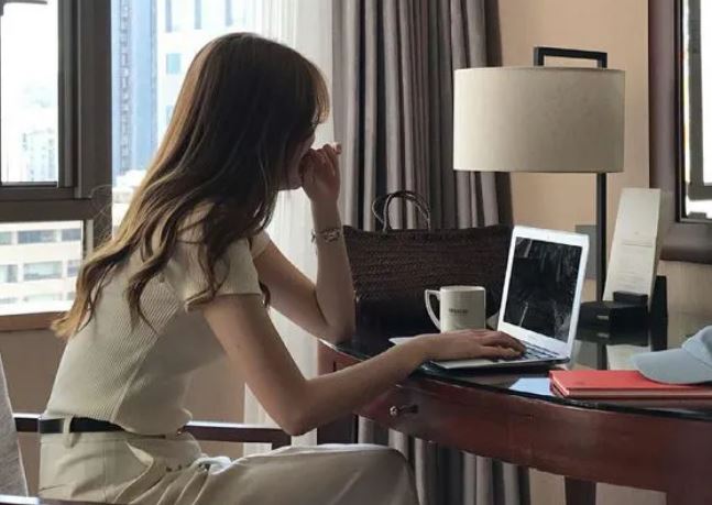 Vợ chưa cưới muốn trích 200 triệu tiền riêng để sửa nhà cho bố mẹ đẻ nhưng em chồng tôi lại không đồng ý