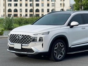 Lăn bánh 3 năm, Hyundai Santa Fe chạy lướt rao bán lại với giá ngỡ ngàng
