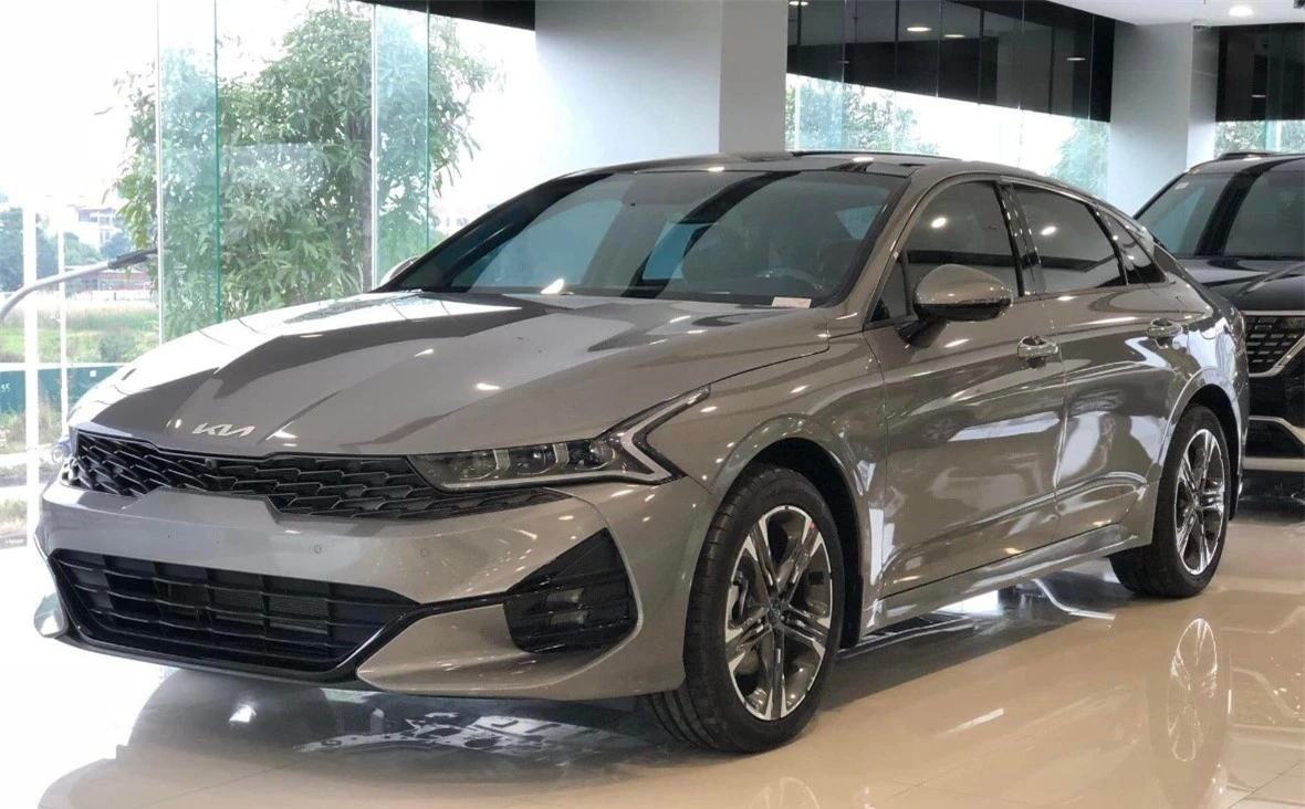 Giá xe Kia K5 lăn bánh giữa tháng 8/2024 ‘rẻ như cho’, hứa hẹn khiến Toyota Camry ‘thất sủng’ ảnh 4