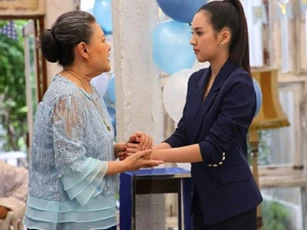 Giận mẹ chồng nhưng tôi đã hối hận khi hiểu ra giá trị của chiếc nhẫn cưới mà bà trao tặng