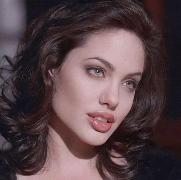 Angelina Jolie, ảnh thời trẻ của Angelina Jolie, sao Hollywood