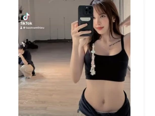 Thiều Bảo Trâm khoe cơ bụng nét căng và tiết lộ giảm cân thành công, lên tiếng giải thích về gương mặt khác lạ