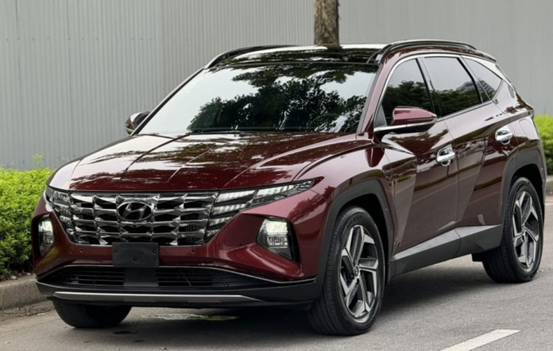 Lăn bánh 2 năm, Hyundai Tucson lên sàn xe cũ với giá khó tin