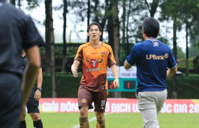 Tiền vệ Việt kiều Mỹ bất ngờ chia tay HAGL chỉ sau một tháng