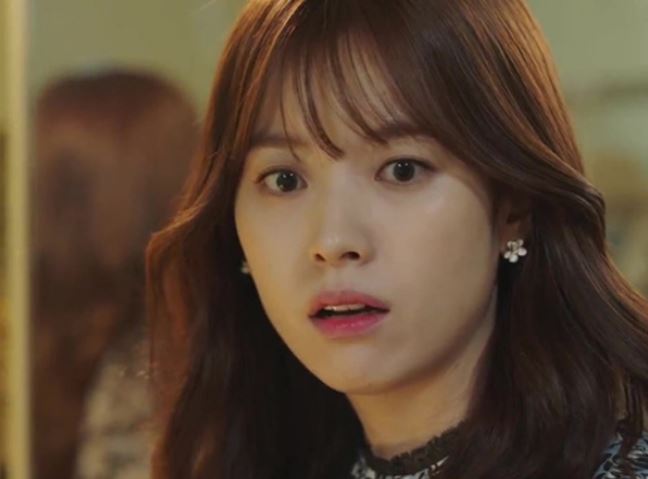 Ly hôn chồng gần 1 năm trời, bỗng dưng nôn nghén mang thai, tôi bủn rủn tay chân 'hóa đá' khi nghe mẹ nói một 'bí mật động trời'