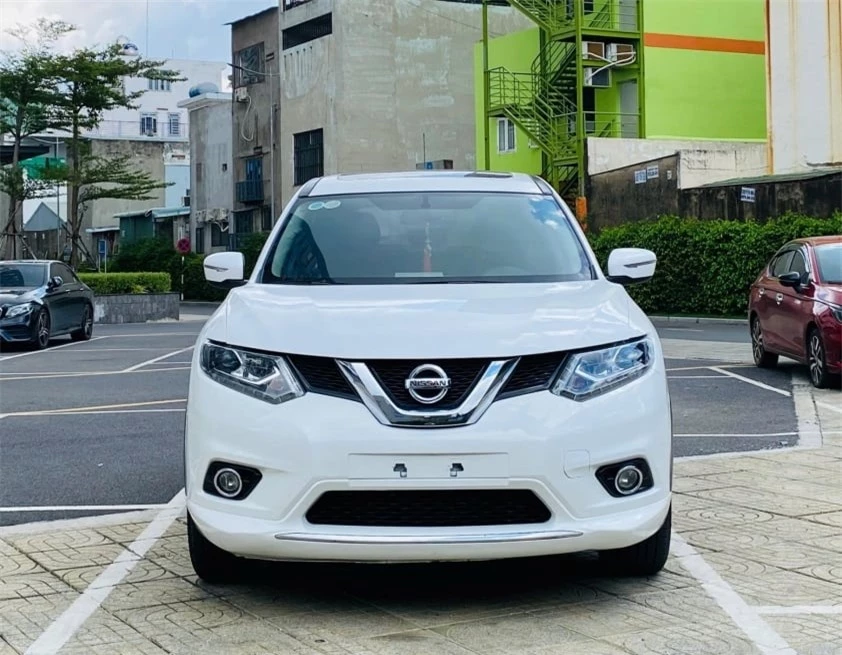 Hàng hiếm Nissan X-Trail 2018 lăn bánh 6 năm trượt giá ngang một chiếc Mitsubishi Xforce 513857