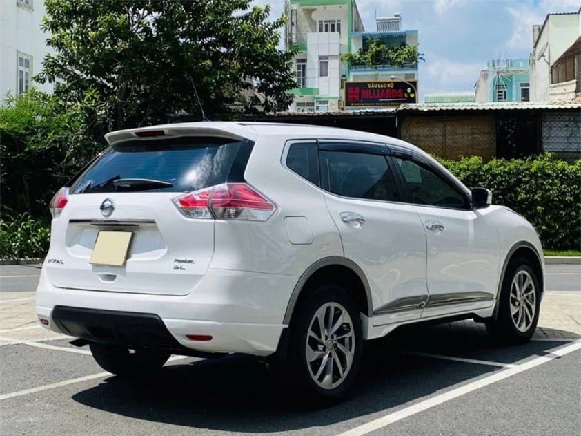 Hàng hiếm Nissan X-Trail 2018 lăn bánh 6 năm trượt giá ngang một chiếc Mitsubishi Xforce 513860