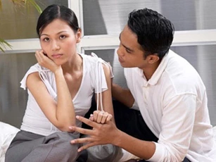 Bất ngờ nhận được quà của người chồng cũ giàu có, tôi tò mò mở ra xem rồi 'sững sờ' với thứ được đặt bên trong
