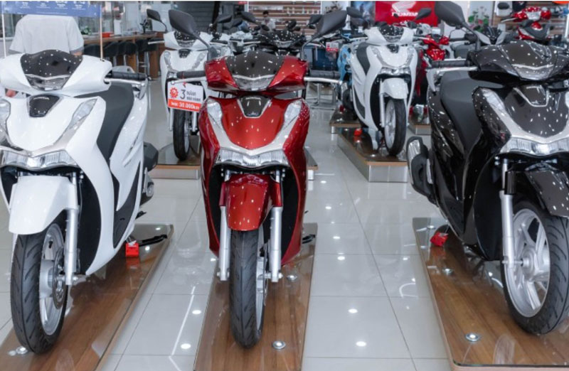 Giá xe Honda SH giữa tháng 8/2024 rẻ như xe bình dân, khách Việt ồ ạt mua vì thấp hơn đề xuất